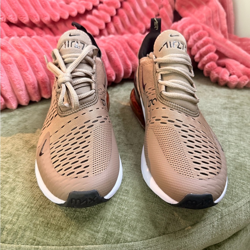 Nike Air Max 270 Sneakers - Picture 3 of 4